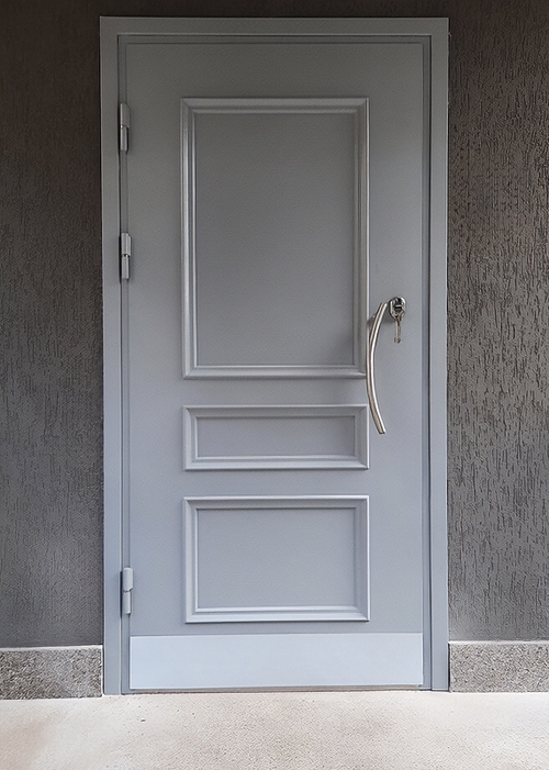 Металлобагетная дверь с отбойником