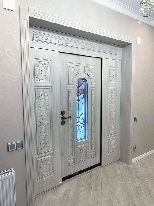 Парадная дверь, вид изнутри