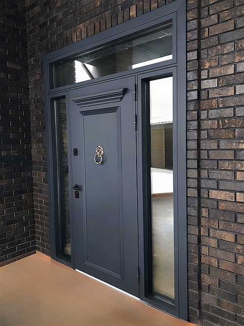 Входная группа с металлобагетом