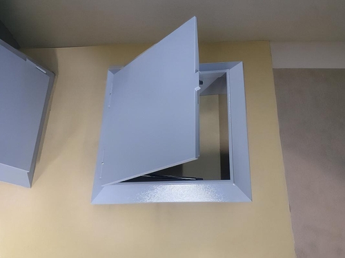 Кровельный стальной люк