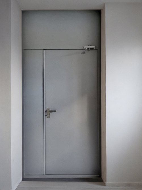 Огнеупорная дверь с фрамугой Огнеупорная дверь с фрамугой