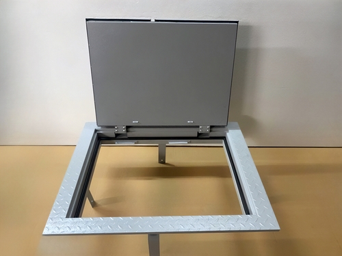 Люк из рельефной стали Люк из рельефной стали