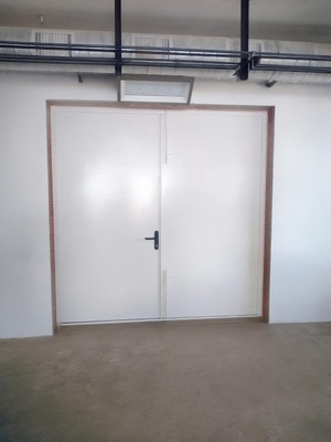 Огнестойкие ворота, вид изнутри Огнестойкие ворота, вид изнутри