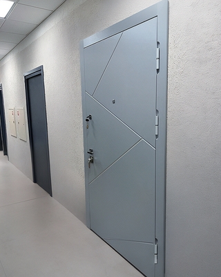 Серая дверь МДФ для квартиры Серая дверь МДФ для квартиры