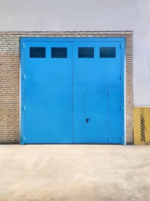 Ворота голубого цвета