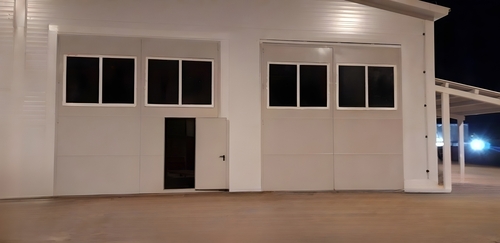 Ворота с остеклением