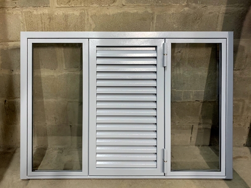 Жалюзийные ставни с боковыми вставками Жалюзийные ставни с боковыми вставками